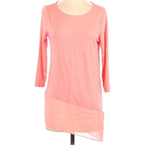 Vince Camuto Tops - 𝅺☘️ 5/ $25 VINCE Camuto Asymmetrical Pink Long Sleeve Top S